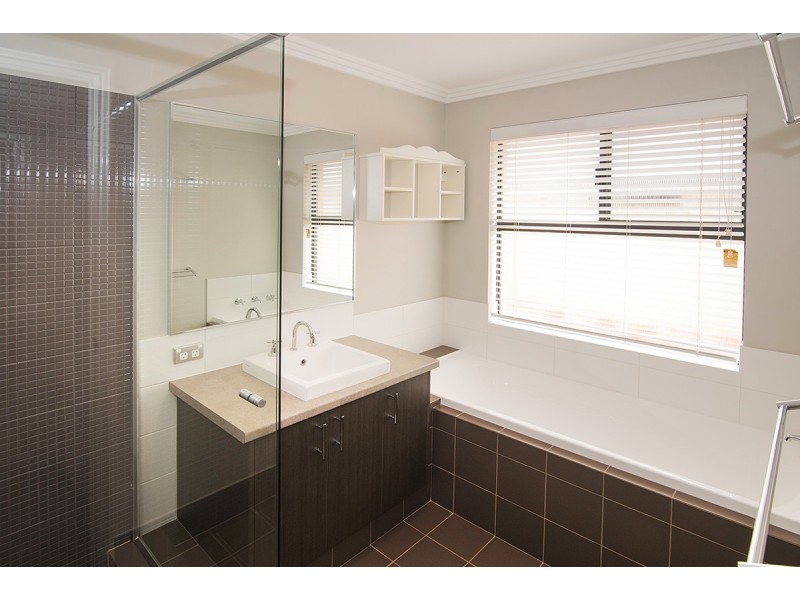 44 Almond Parkway, Yalyalup WA 6280