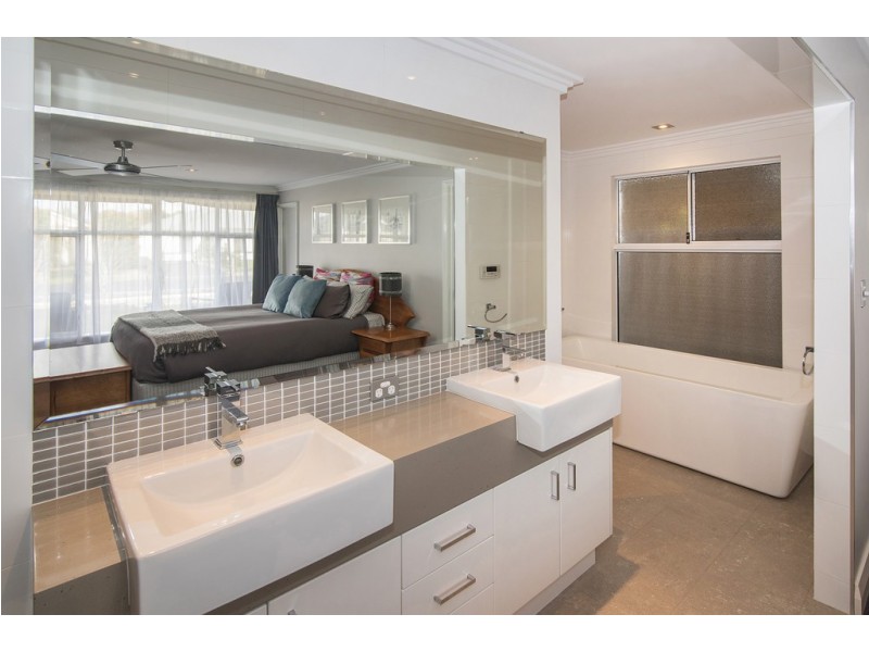 21 Callitris Crescent, Broadwater WA 6280