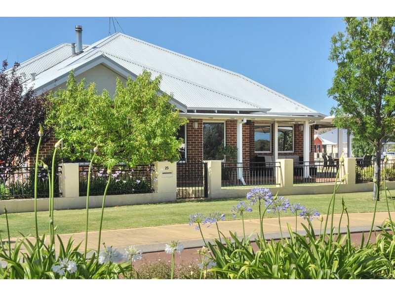25 Pianobox Boulevard, West Busselton WA 6280