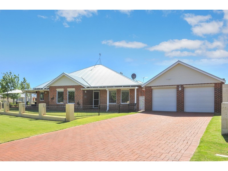 25 Pianobox Boulevard, West Busselton WA 6280