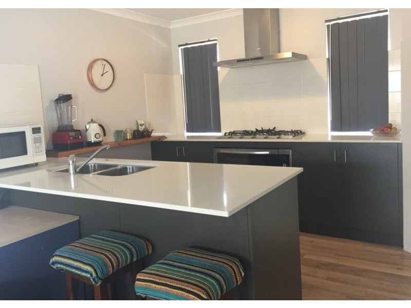 18 Sunflower Turn, Yalyalup WA 6280