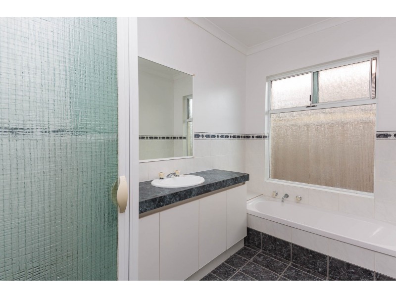 22 Turnberry Way, Pelican Point WA 6230