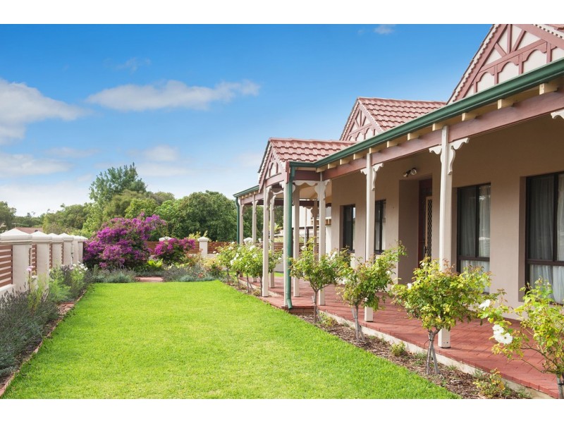 2 Pinnock Place, West Busselton WA 6280