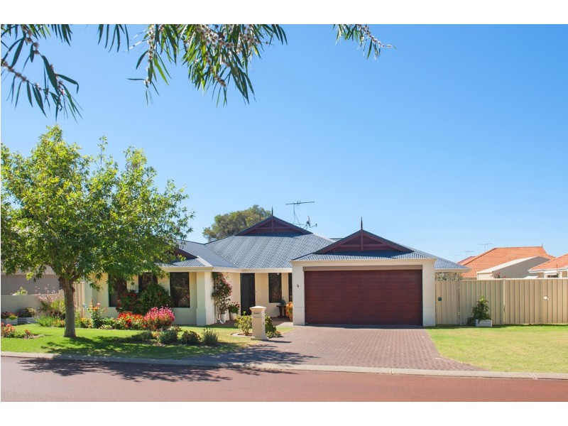4 Pickmore Circus, West Busselton WA 6280