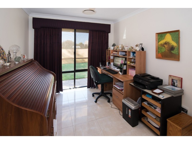 4 Pickmore Circus, West Busselton WA 6280