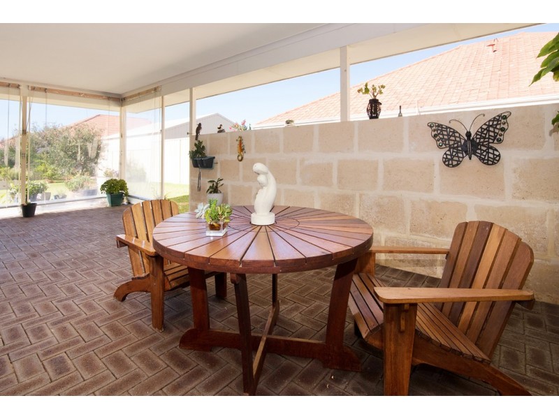 4 Pickmore Circus, West Busselton WA 6280
