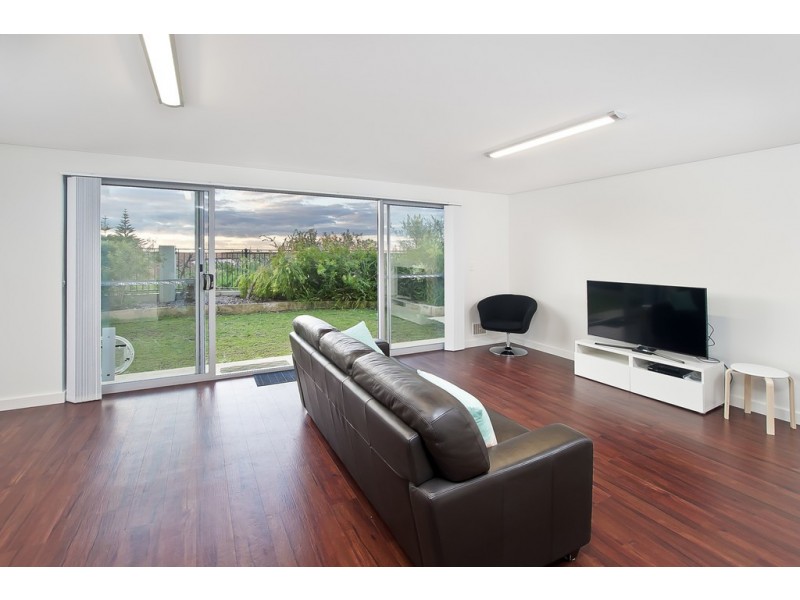 2/24 Freycinet Drive, Geographe WA 6280