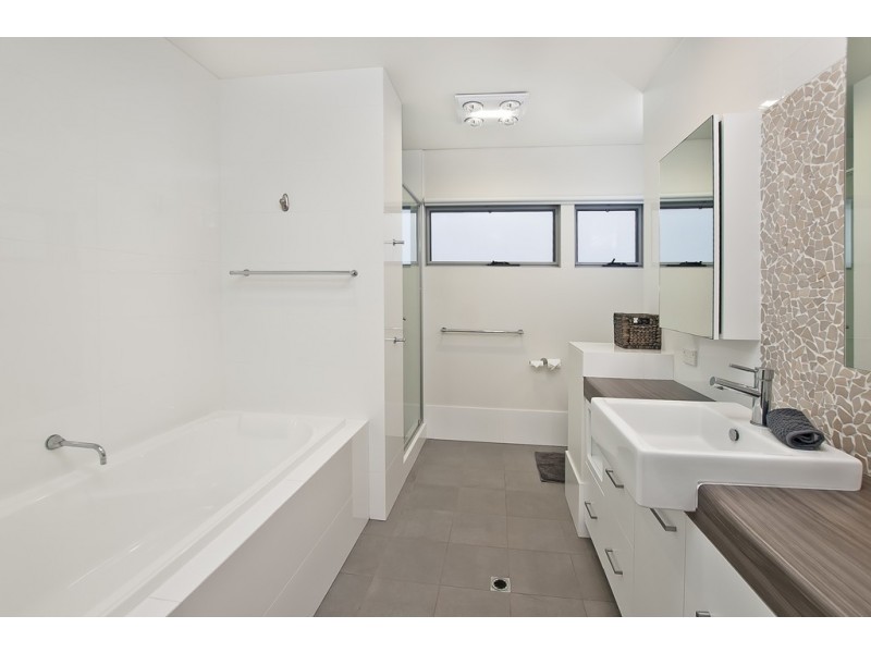 2/24 Freycinet Drive, Geographe WA 6280