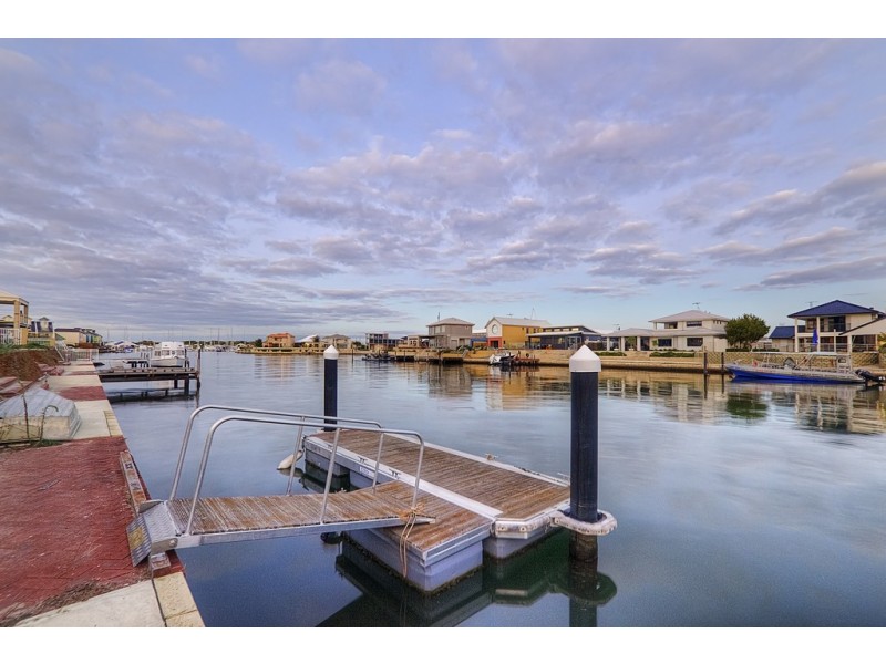 2/24 Freycinet Drive, Geographe WA 6280