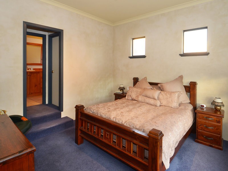 8 Plover Court, Geographe WA 6280