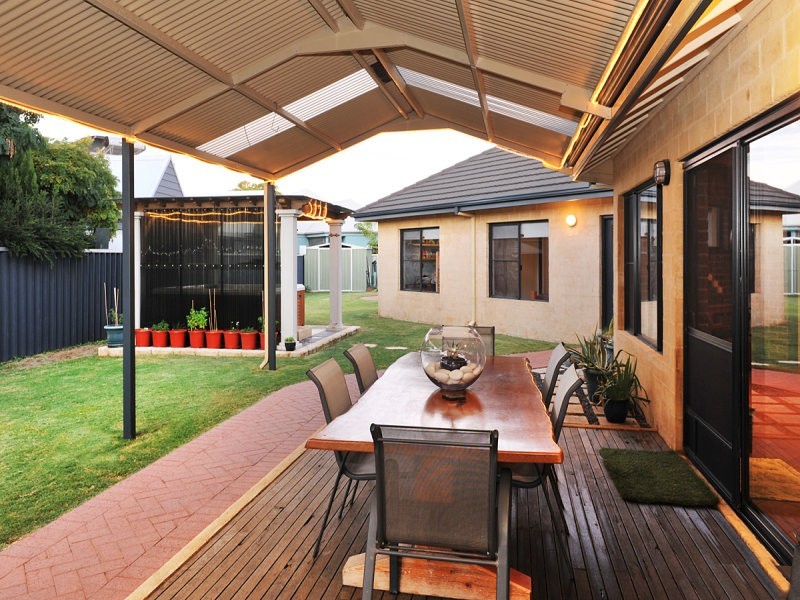 8 Plover Court, Geographe WA 6280