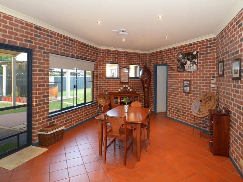 8 Plover Court, Geographe WA 6280