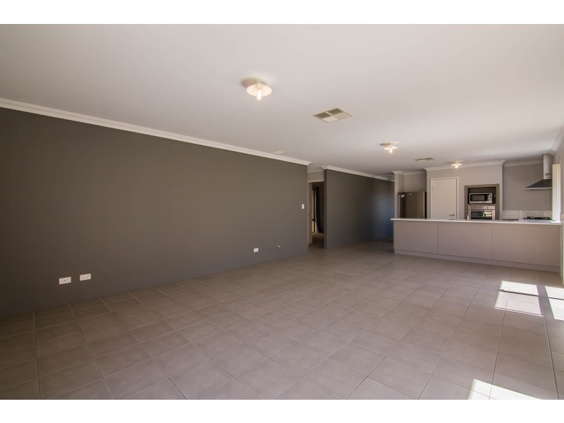 38 Sunflower Turn, Yalyalup WA 6280