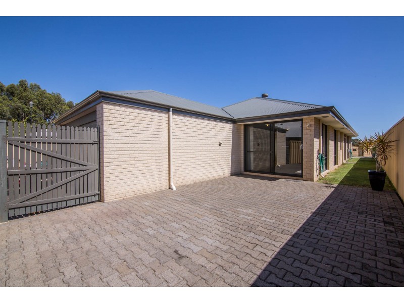 38 Sunflower Turn, Yalyalup WA 6280