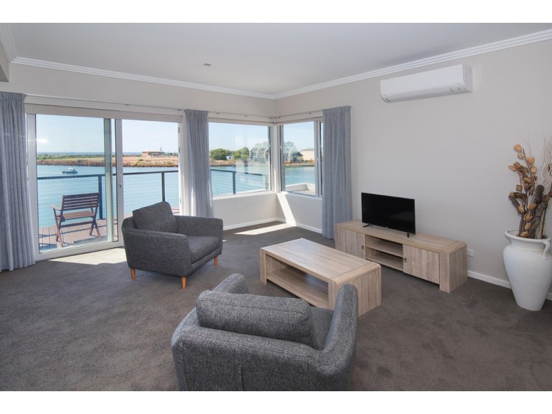1/9 Bernier RTT, Geographe WA 6280