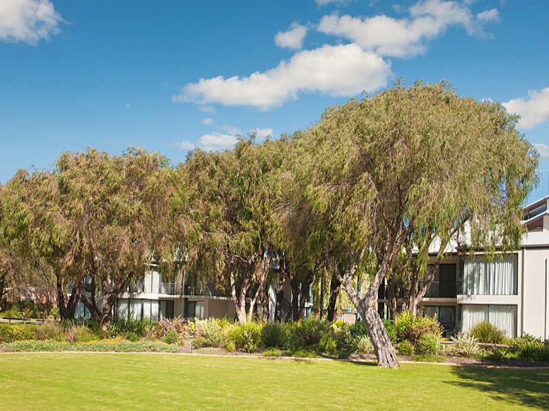 16/12 Little Colin Street, Broadwater WA 6280