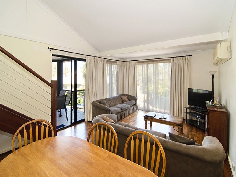 16/12 Little Colin Street, Broadwater WA 6280