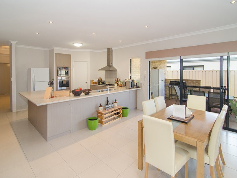 20 Mainsail Street, Geographe WA 6280
