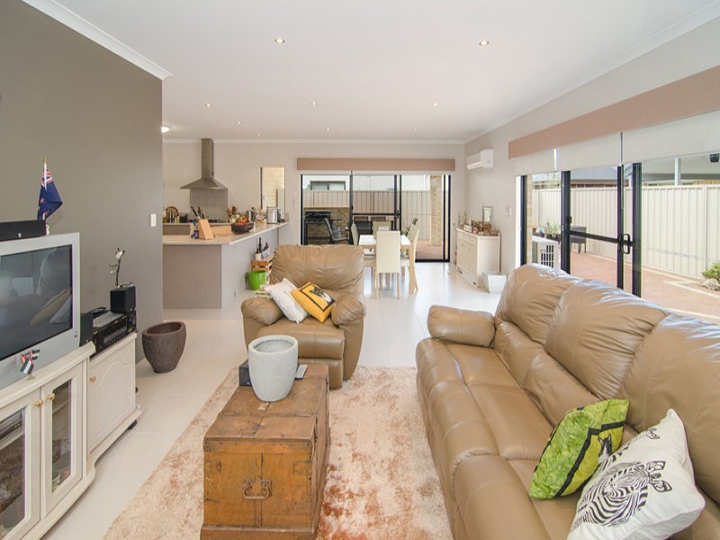 20 Mainsail Street, Geographe WA 6280