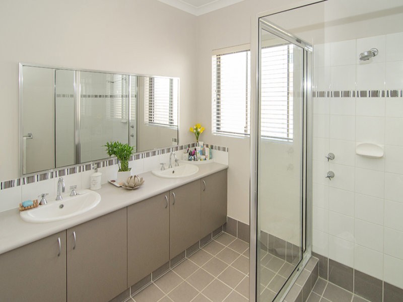 20 Mainsail Street, Geographe WA 6280