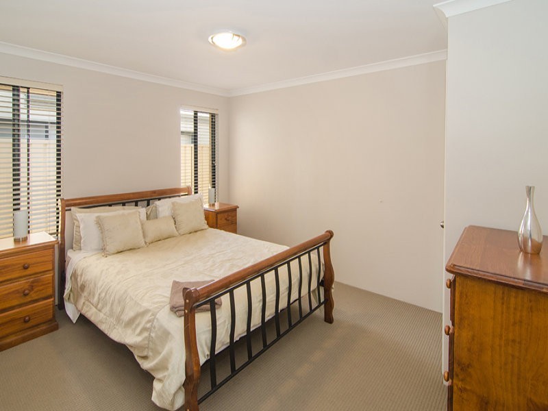 20 Mainsail Street, Geographe WA 6280