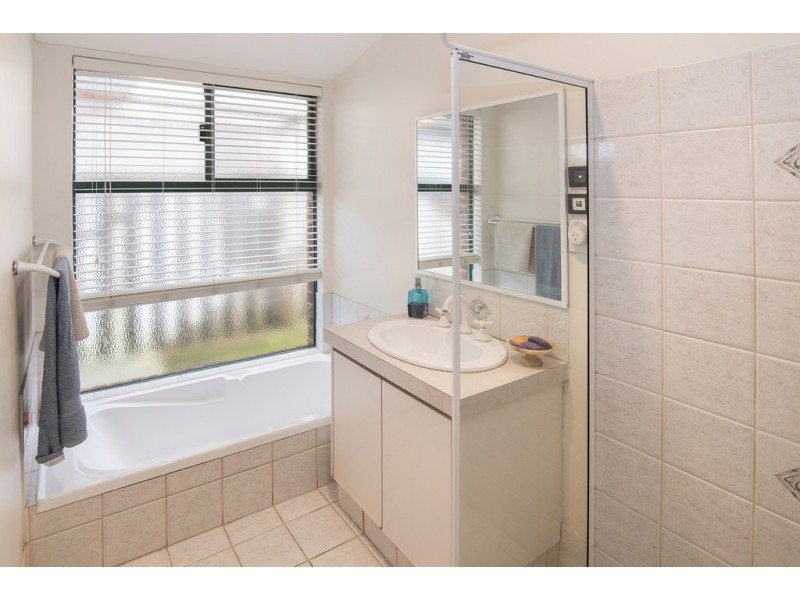 29 Falcon Drive, Broadwater WA 6280