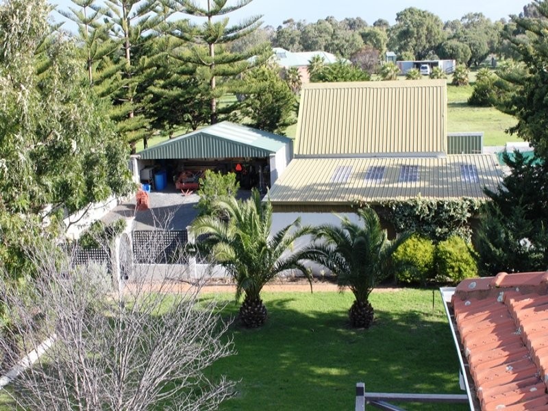 24 Lockville Road, Wonnerup WA 6280