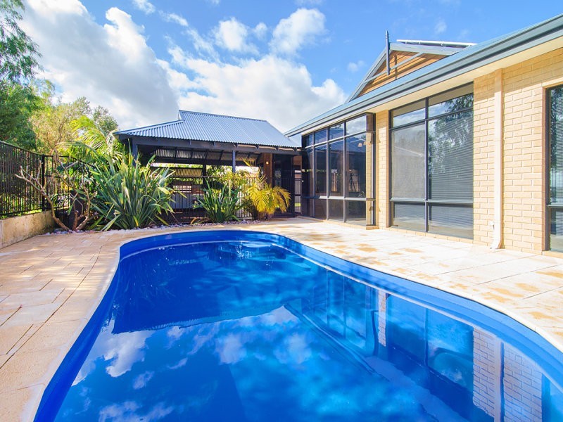 9 Mussel Court, Geographe WA 6280