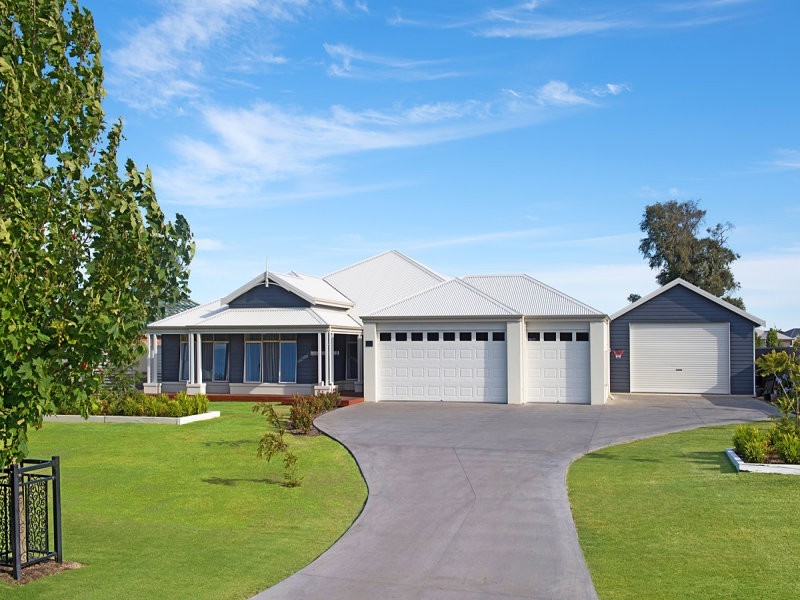 9 Hawker Approach, Yalyalup WA 6280