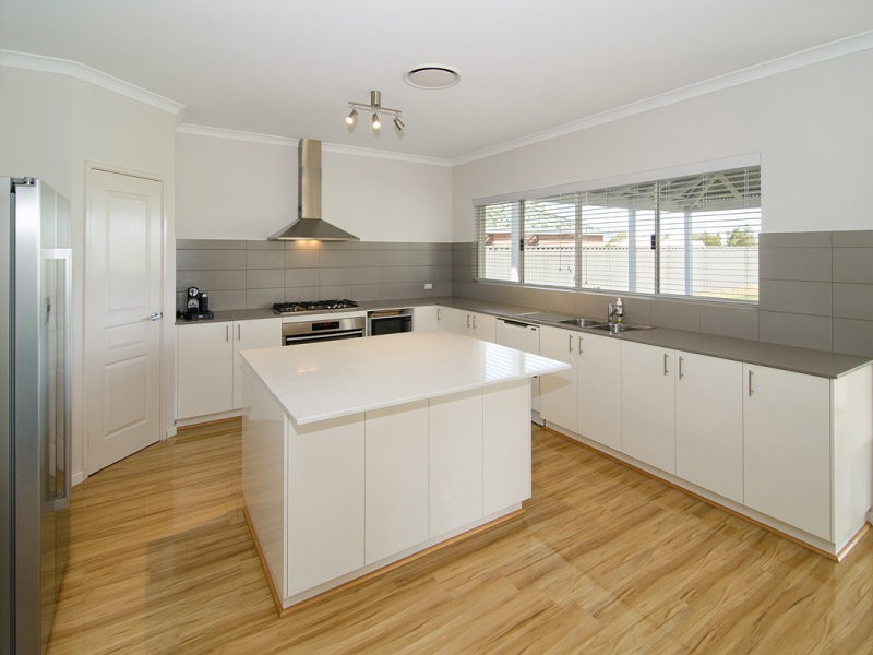 9 Hawker Approach, Yalyalup WA 6280