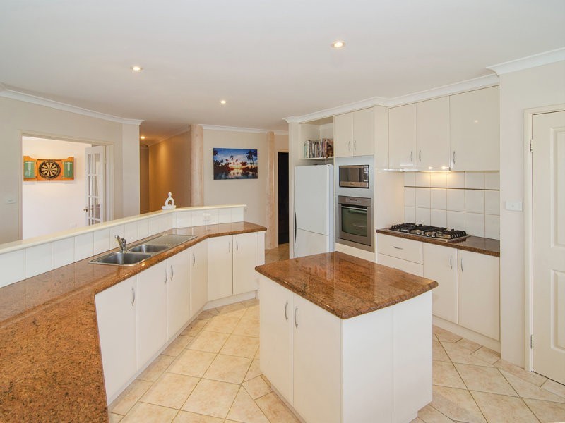 5 Pebble Drive, Geographe WA 6280