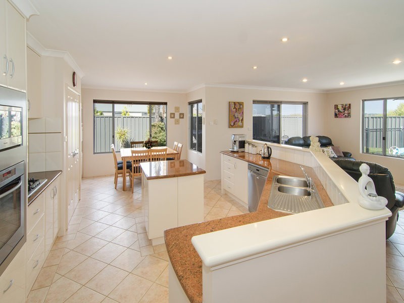 5 Pebble Drive, Geographe WA 6280