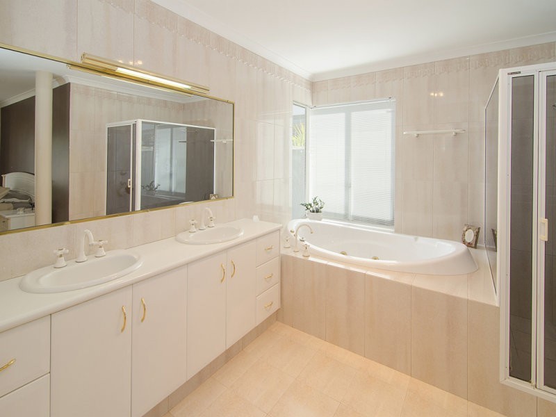 5 Pebble Drive, Geographe WA 6280