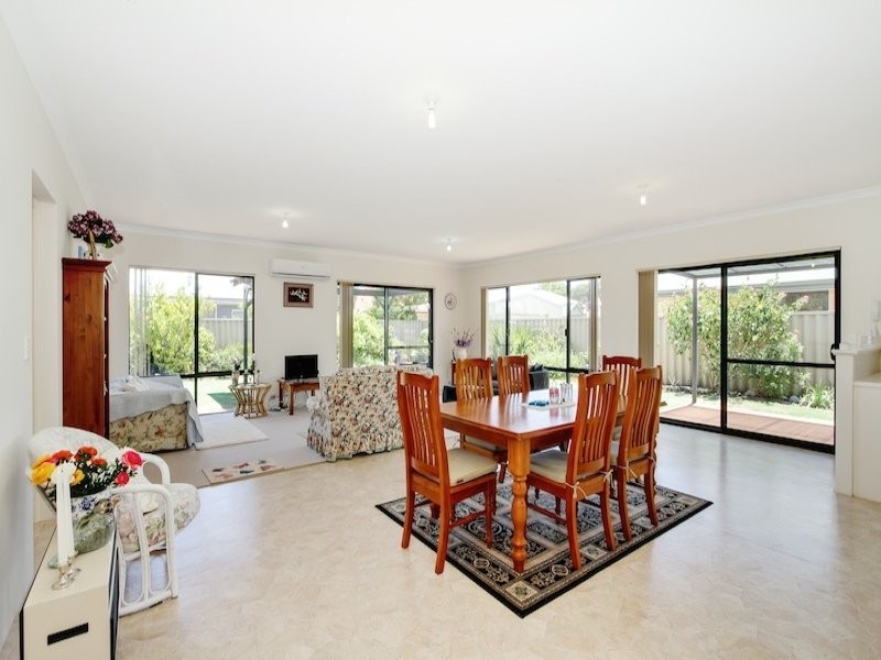 8 Captain Gill Brace, Broadwater WA 6280