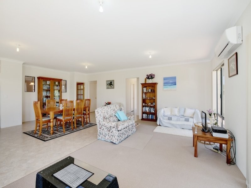 8 Captain Gill Brace, Broadwater WA 6280