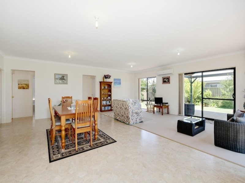 8 Captain Gill Brace, Broadwater WA 6280
