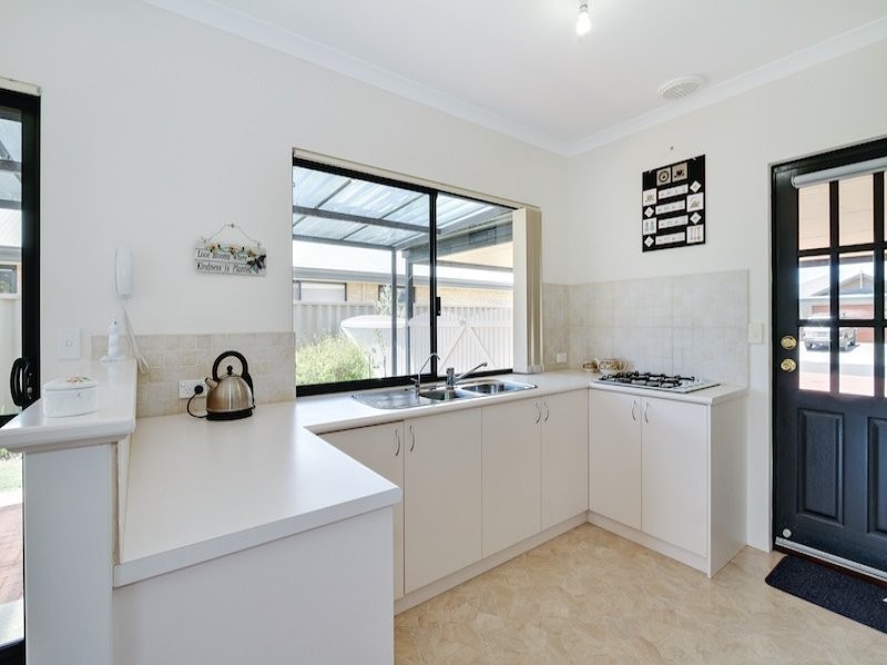 8 Captain Gill Brace, Broadwater WA 6280