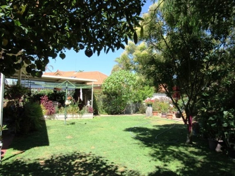 80 Hadfield Avenue, West Busselton WA 6280