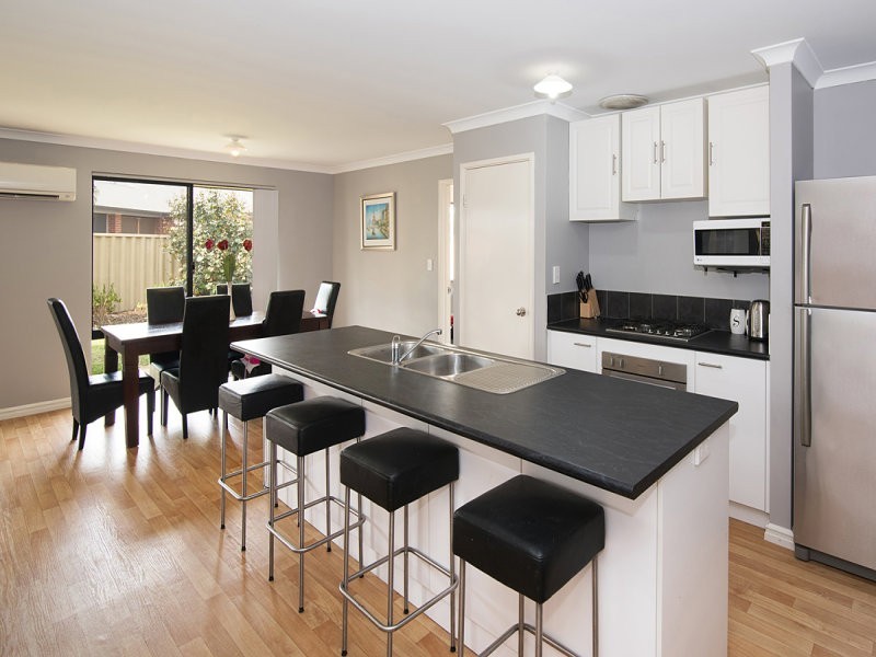 8 Lavender Gardens, Yalyalup WA 6280