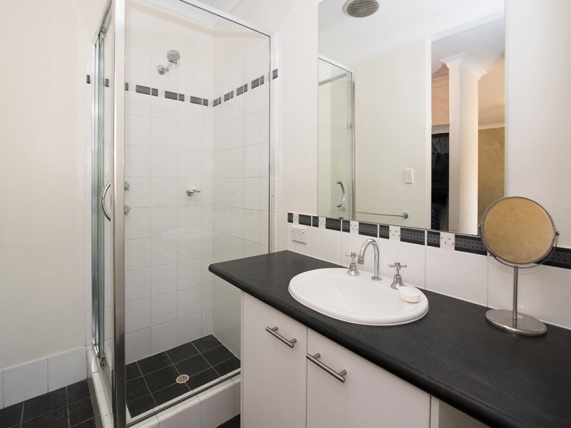 8 Lavender Gardens, Yalyalup WA 6280