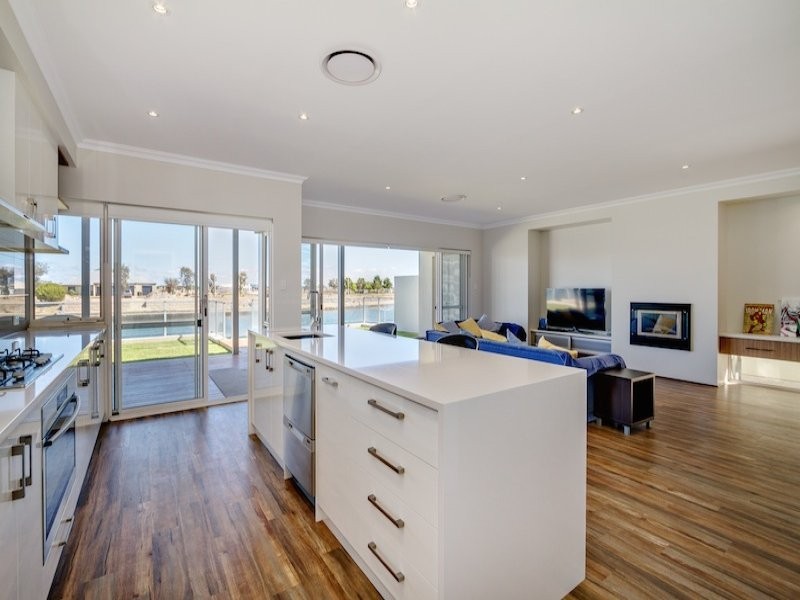 24 Burgee Cove, Geographe WA 6280