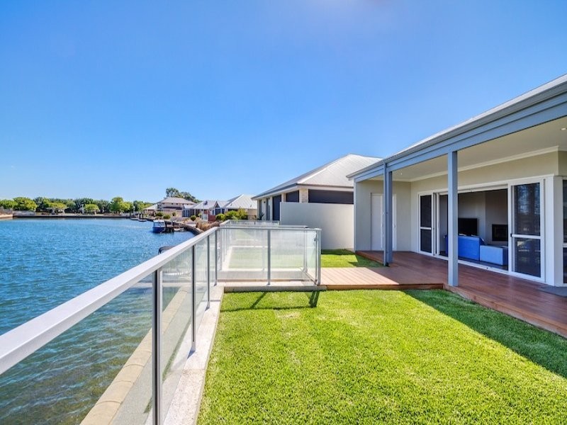 24 Burgee Cove, Geographe WA 6280