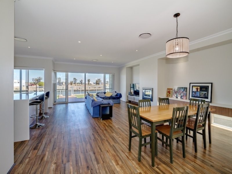 24 Burgee Cove, Geographe WA 6280