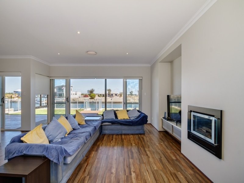 24 Burgee Cove, Geographe WA 6280