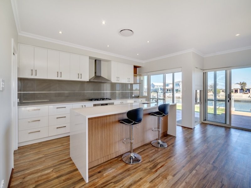 24 Burgee Cove, Geographe WA 6280