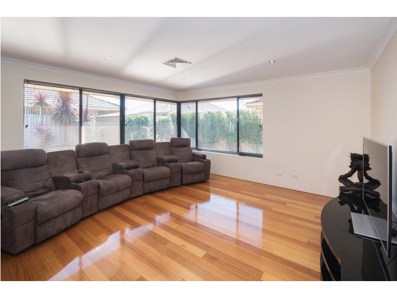 36 Honeyeater Crescent, Geographe WA 6280