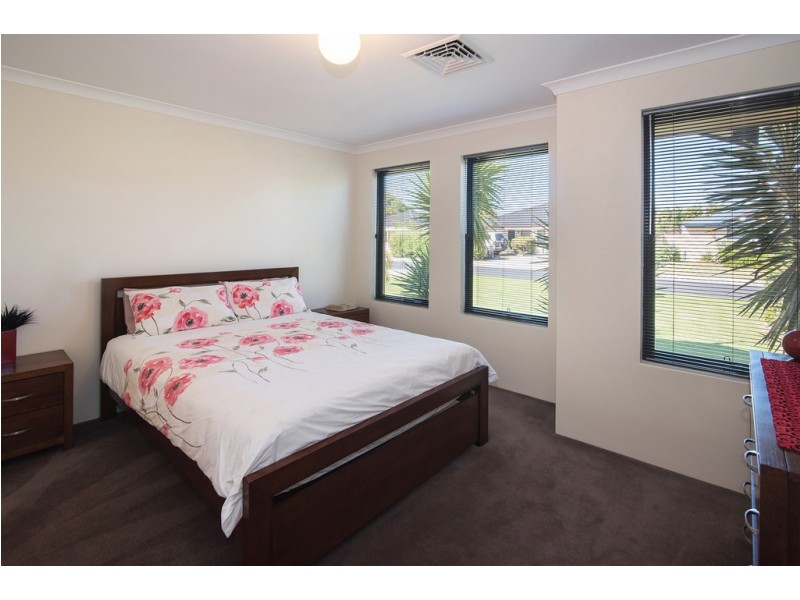 36 Honeyeater Crescent, Geographe WA 6280