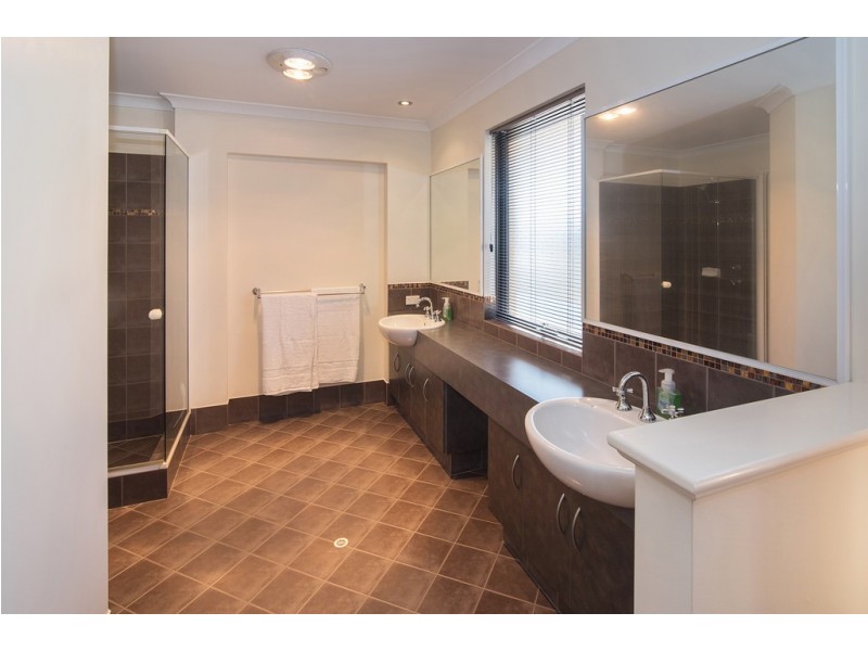 36 Honeyeater Crescent, Geographe WA 6280