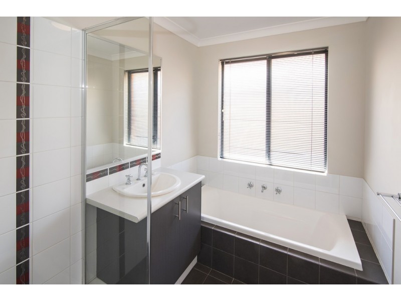 8 Koel Way, Broadwater WA 6280