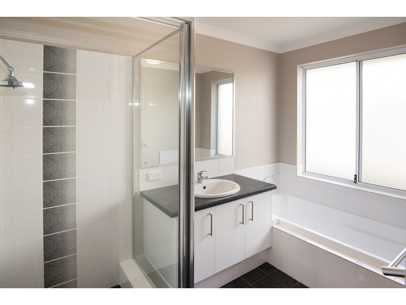 13 Silvereye Street, Kealy WA 6280